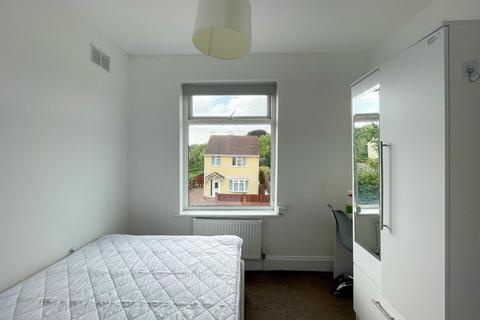 8 Ashdene Avenue, Bristol, BS5 6QH