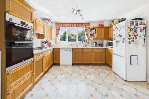 14 Daffodil Close, Abbeymead, Gloucester, GL4 4AF