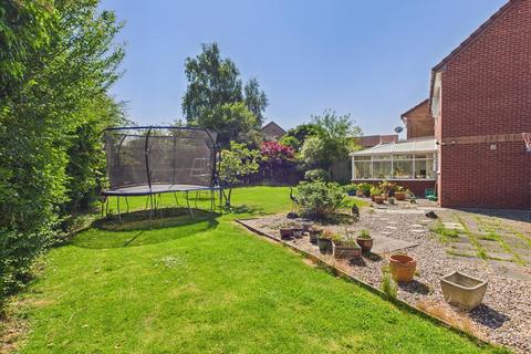 14 Daffodil Close, Abbeymead, Gloucester, GL4 4AF