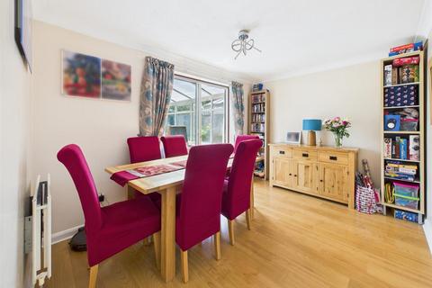 14 Daffodil Close, Abbeymead, Gloucester, GL4 4AF