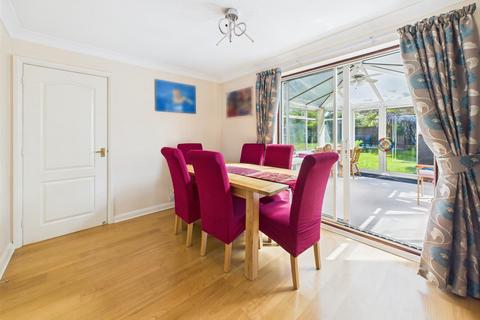 14 Daffodil Close, Abbeymead, Gloucester, GL4 4AF