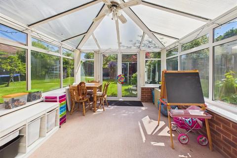 14 Daffodil Close, Abbeymead, Gloucester, GL4 4AF