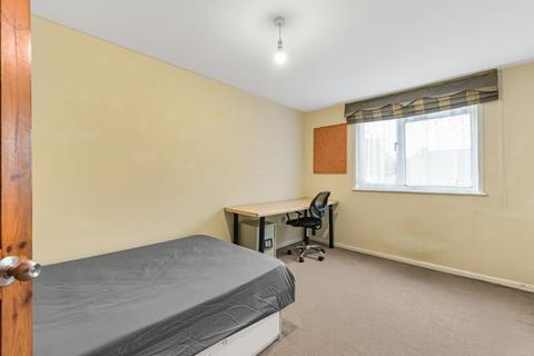 4 bedroom end of terrace house for sale, Basingstoke,  Hampshire,  RG21