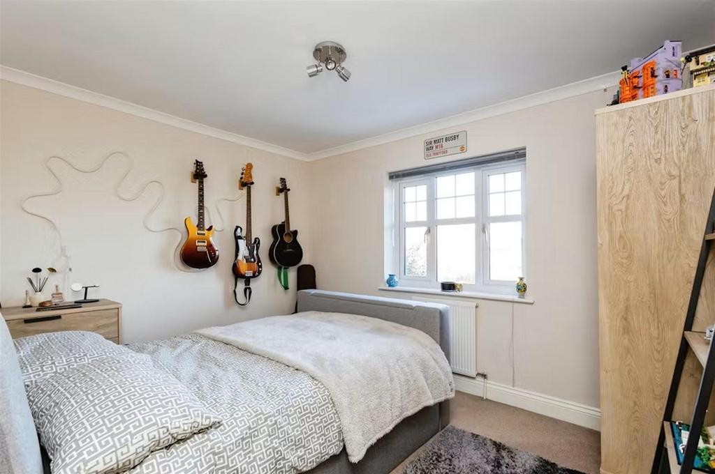 V Bedroom 4