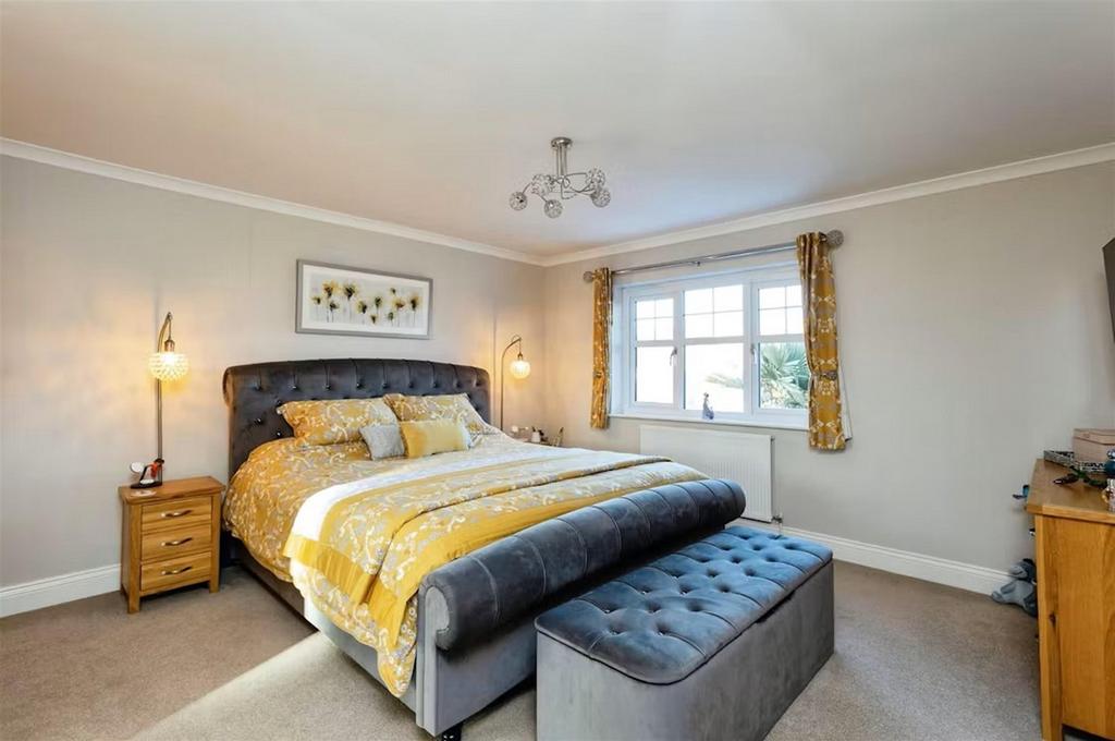 V Bedroom 1