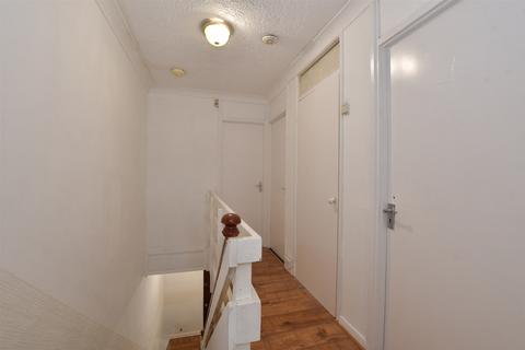 10 Ongar Way, Rainham, RM13 7TS