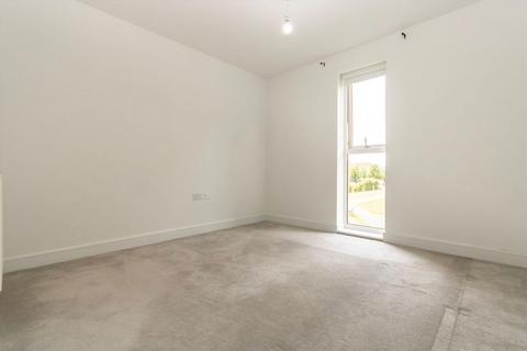 2 bedroom flat to rent, Tala Close, Surbiton KT6