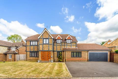 18 Beechfield, Banstead, SM7 3RG