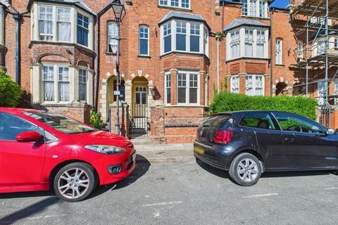 6 bedroom house to rent, St. Michaels Square, Gloucester, Gloucestershire, GL1