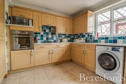 49 Ellen Way, Great Notley, Braintree, CM77 7XG