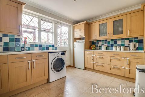 49 Ellen Way, Great Notley, Braintree, CM77 7XG