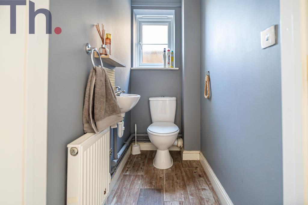 Downstairs Cloakroom W/C