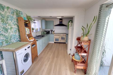 3 bedroom semi-detached bungalow for sale, WESSEX ROAD, HORNDEAN