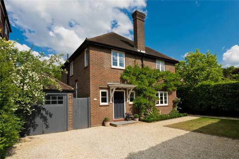 3 bedroom detached house to rent, Hare Lane, Claygate, Esher, Surrey, KT10