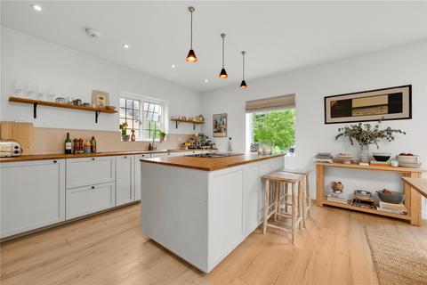 3 bedroom detached house to rent, Hare Lane, Claygate, Esher, Surrey, KT10