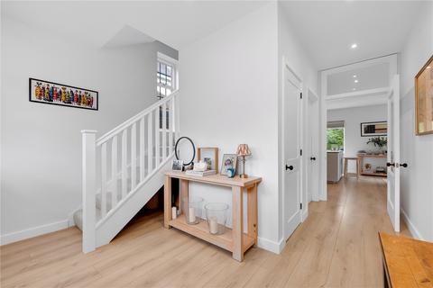 3 bedroom detached house to rent, Hare Lane, Claygate, Esher, Surrey, KT10