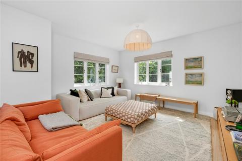 3 bedroom detached house to rent, Hare Lane, Claygate, Esher, Surrey, KT10
