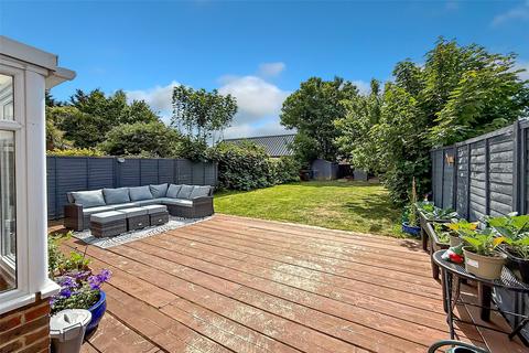 211 Clun Road, Wick, Littlehampton, BN17 7ES