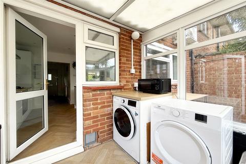 211 Clun Road, Wick, Littlehampton, BN17 7ES