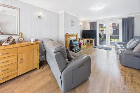 3 bedroom semi-detached house for sale, Churchill Drive, Ruddington, Nottingham