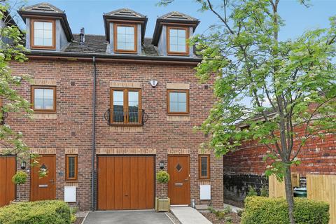 3 bedroom house for sale, Highfield Court, Ossett, West Yorkshire, WF5