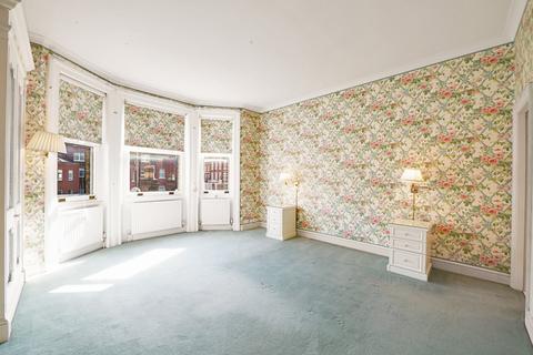 2 bedroom apartment for sale, Pont Street, London, SW1X