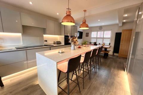 5 bedroom detached house for sale, Brown Close, St Crispin, Northampton NN5