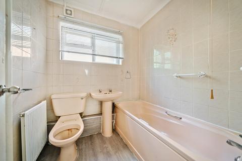 5 Midhurst Hill, Bexleyheath, DA6 7NP