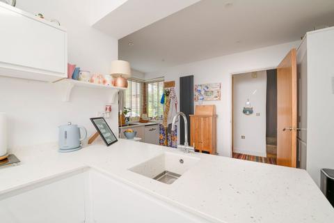 4 Edwards Close, Kings Worthy, Winchester, SO23 7HX