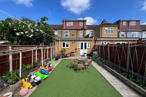 240 Henley Road, Ilford, IG1 2TW