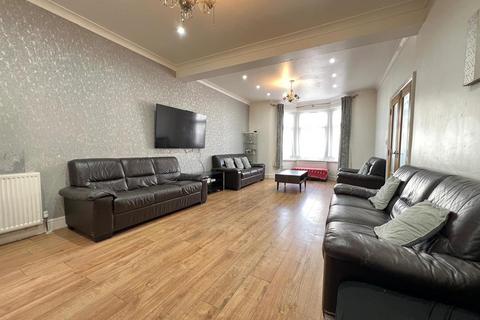 240 Henley Road, Ilford, IG1 2TW