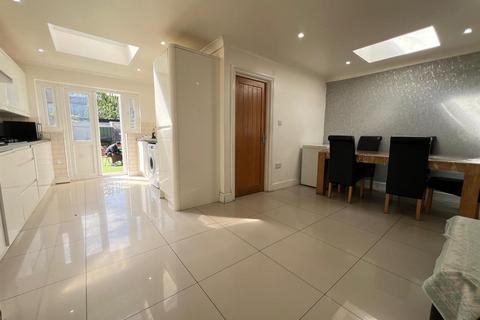 240 Henley Road, Ilford, IG1 2TW