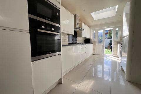 240 Henley Road, Ilford, IG1 2TW