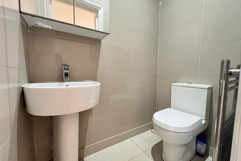 240 Henley Road, Ilford, IG1 2TW