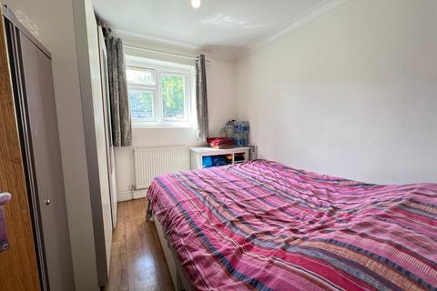 240 Henley Road, Ilford, IG1 2TW