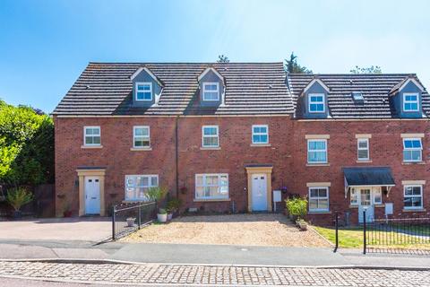 3 Batsmans Drive, Rushden, NN10 6EW