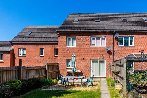 3 Batsmans Drive, Rushden, NN10 6EW