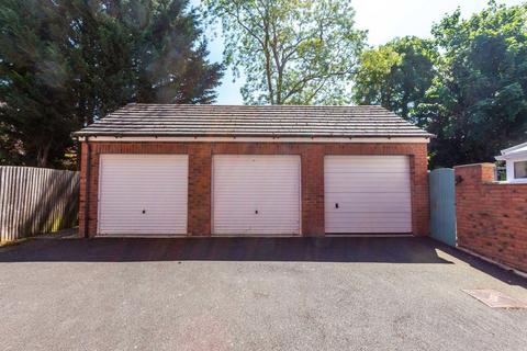 3 Batsmans Drive, Rushden, NN10 6EW