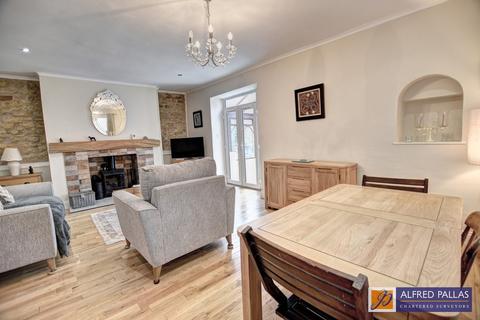 undefined, Front Street, East Boldon