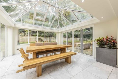 6 bedroom detached house to rent, Southwood Avenue, Coombe