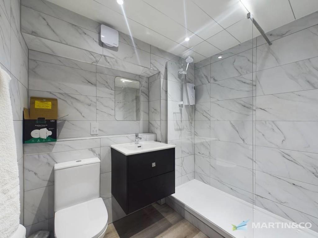 202 scholars shower room