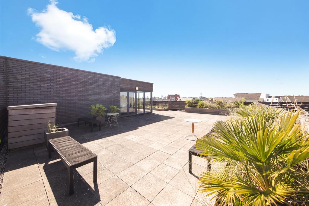 Communal roof terrace