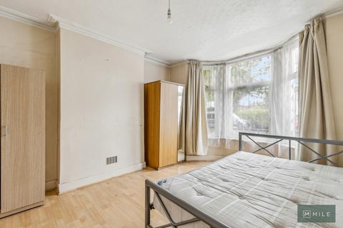 3 bedroom terraced house for sale, Earlsmead Road, London NW10