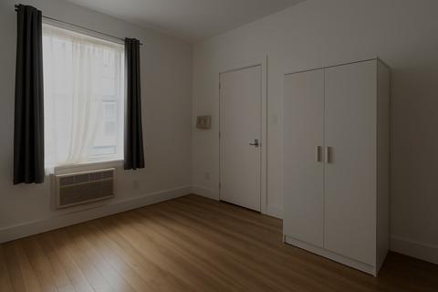 Studio to rent, Wellington Road South, Flat 2