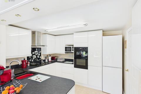 25 Aspen Close, Sutton Coldfield, B76 2PA