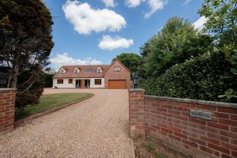 4 bedroom detached house for sale, Felixstowe Road, Nacton