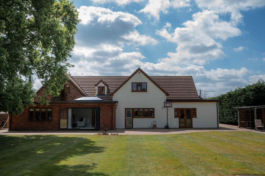 Brecklands 0 12