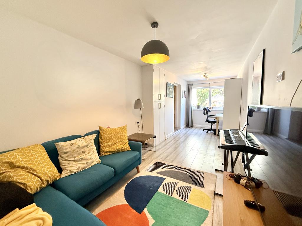 Ground Floor Bedroom/Study