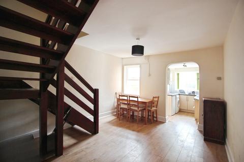 2 bedroom terraced house to rent, Talbot Street, Chester CH1