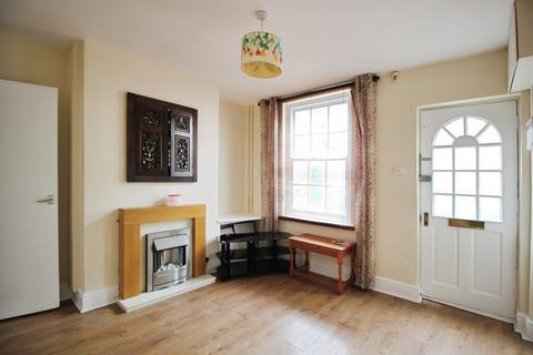 2 bedroom terraced house to rent, Talbot Street, Chester CH1